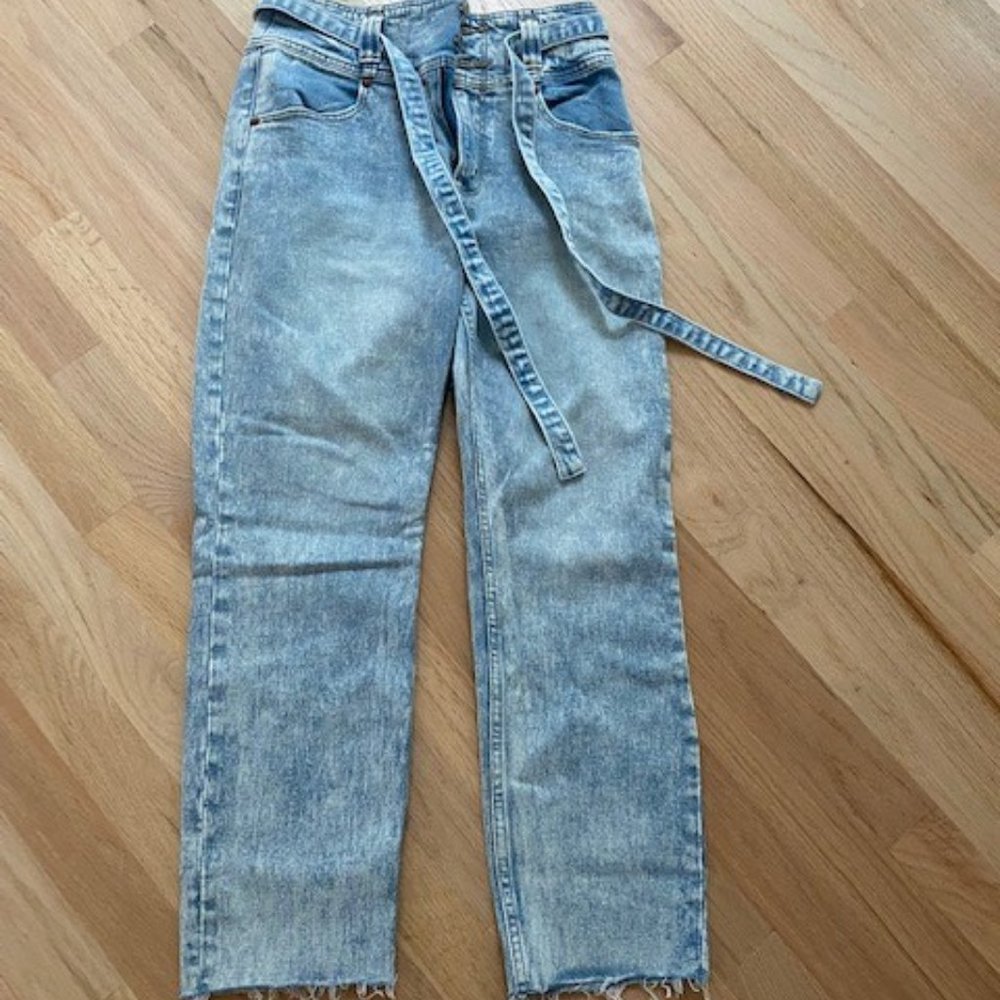 Abercrombie Ultra High Rise Paperbag Waste Jean | Light Wash | Size 26/2s